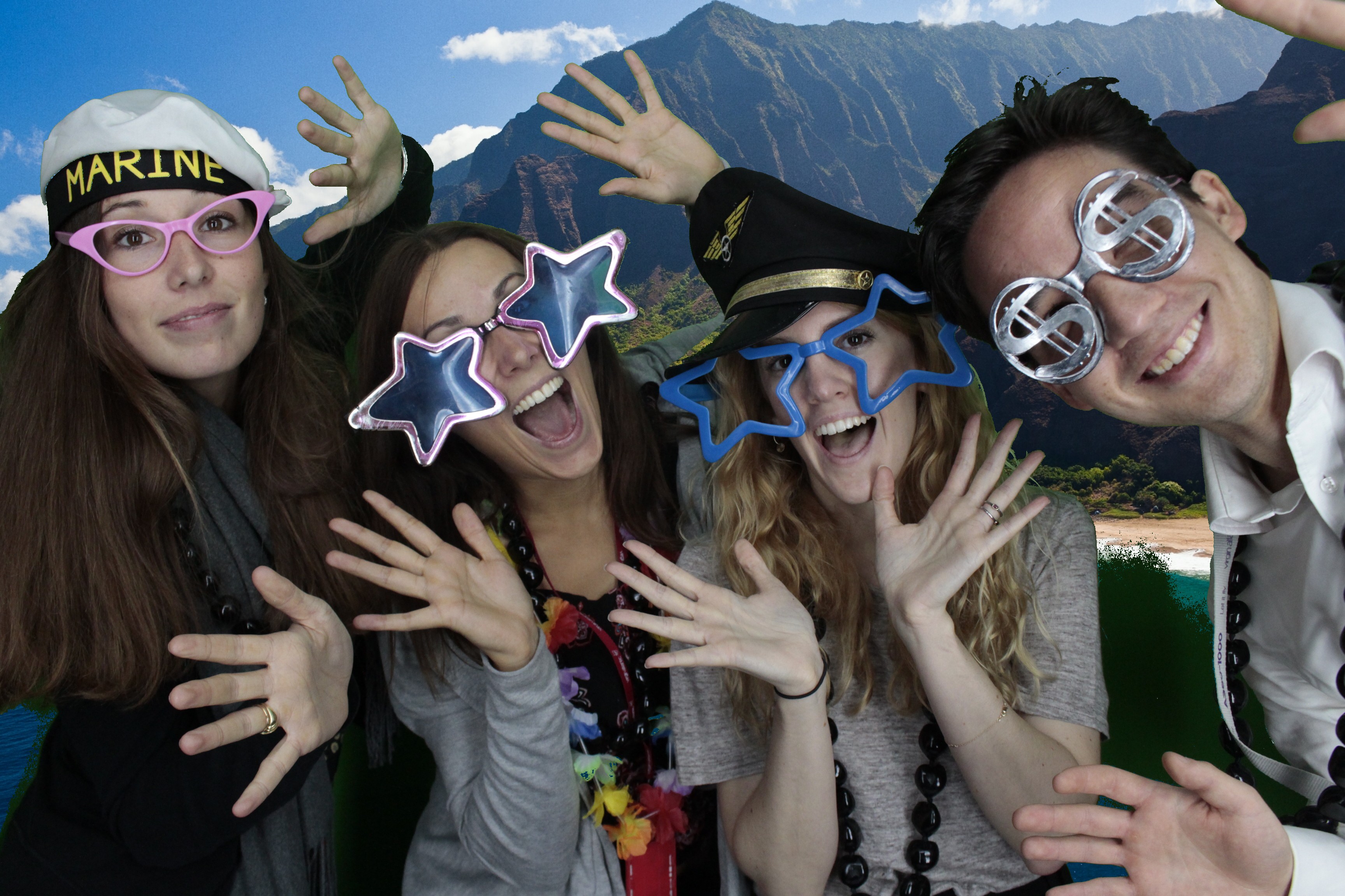 Hawaii Theme Virgin Holidays | View more photos from the event at gallery.myphotoboothexperience.co.uk/u/MyPhotoBoothExperienceLtd/Hawaii-Theme-Virgin-Holidays